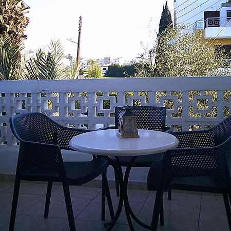 Panklitos Tourist Apartments Paphos ภายนอก รูปภาพ