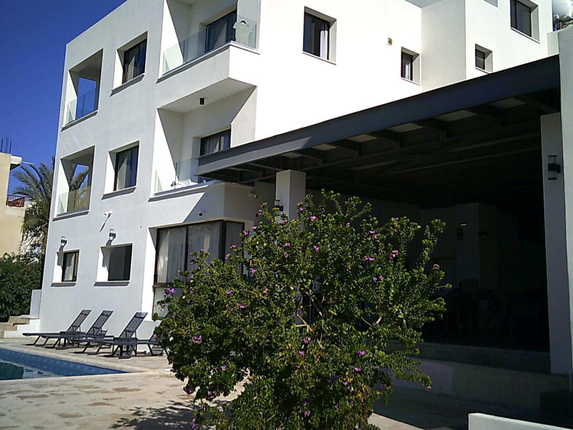 Panklitos Tourist Apartments Paphos ภายนอก รูปภาพ
