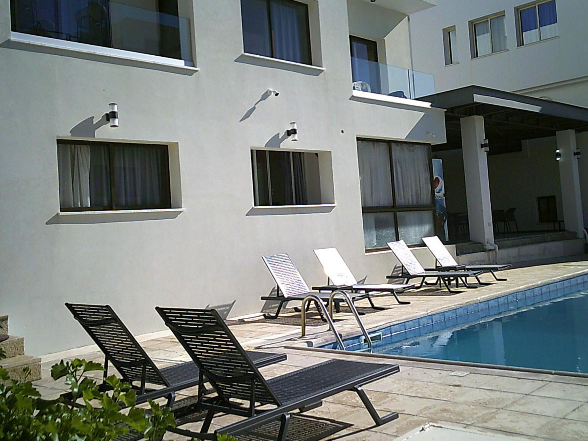 Panklitos Tourist Apartments Paphos ภายนอก รูปภาพ