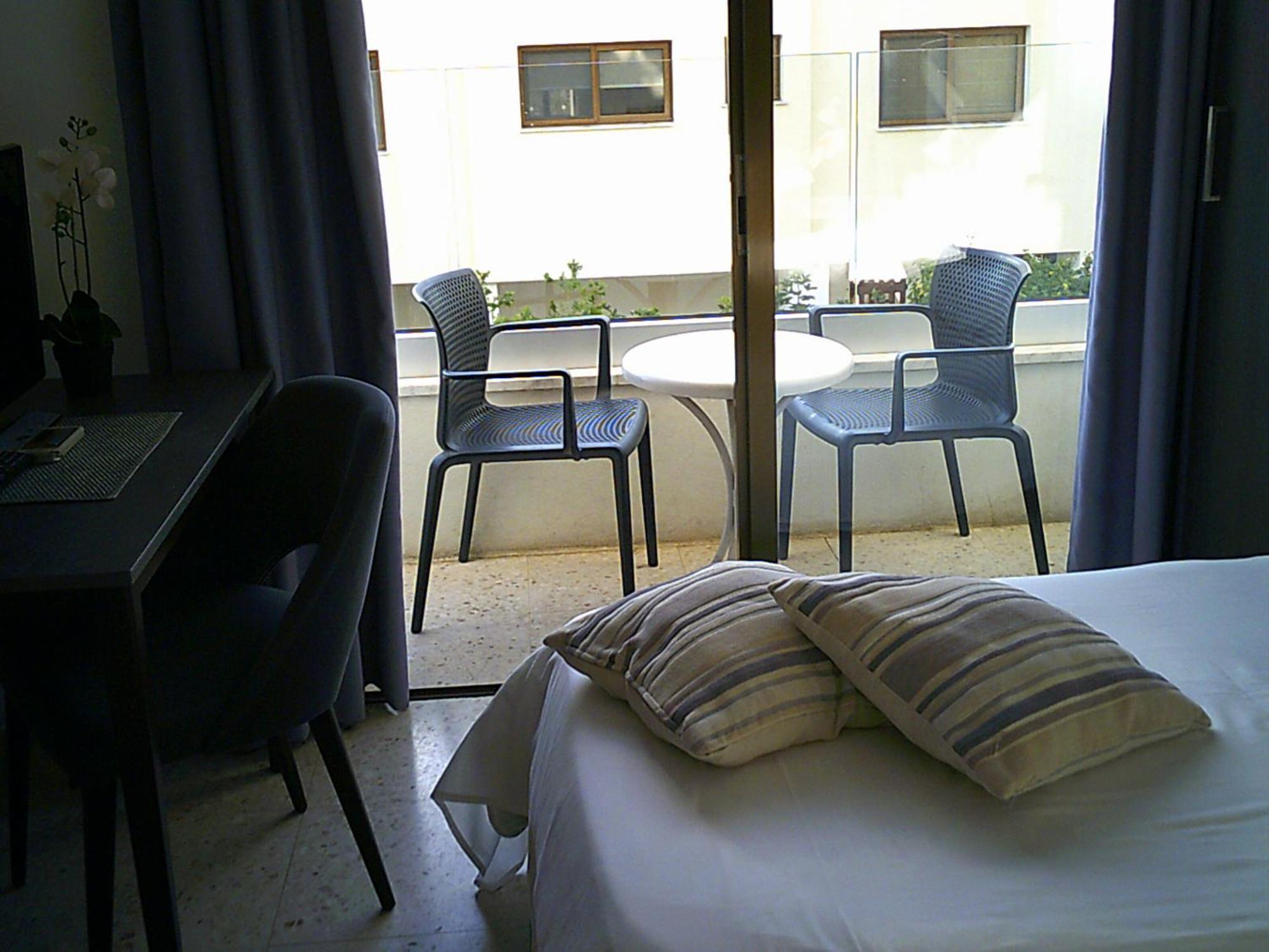 Panklitos Tourist Apartments Paphos ภายนอก รูปภาพ