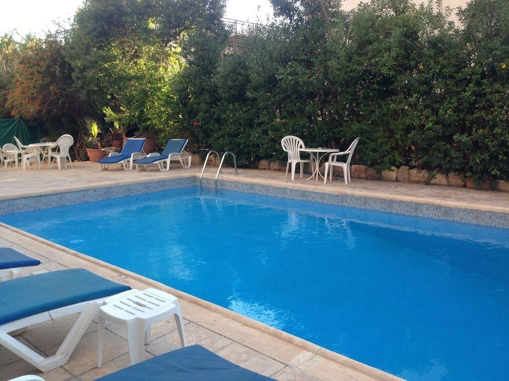 Panklitos Tourist Apartments Paphos ภายนอก รูปภาพ
